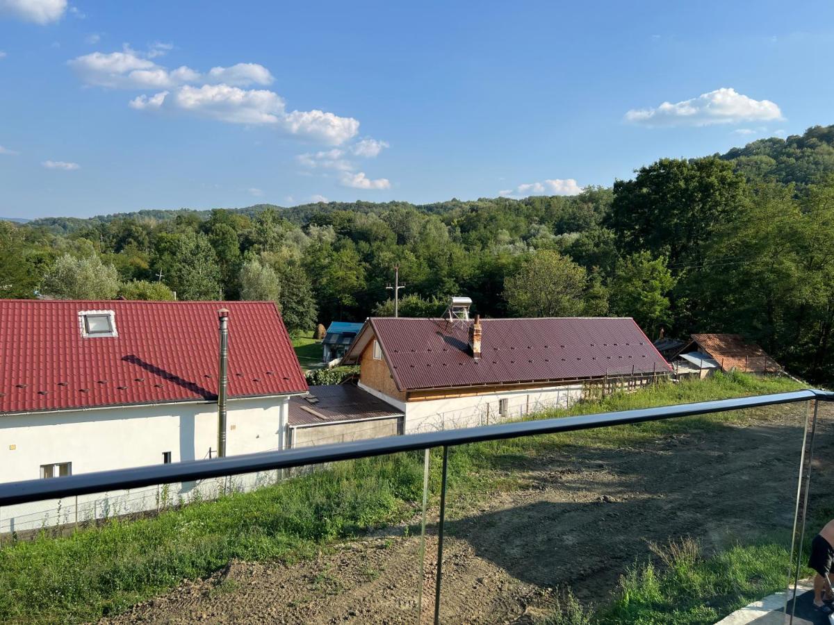 pensiunea ALBERO Curtea de Argeş Exterior foto